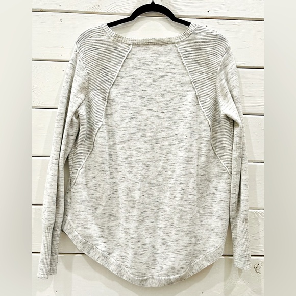 Women’s Size XL Shirt Long sleeve - Picture 2 of 3